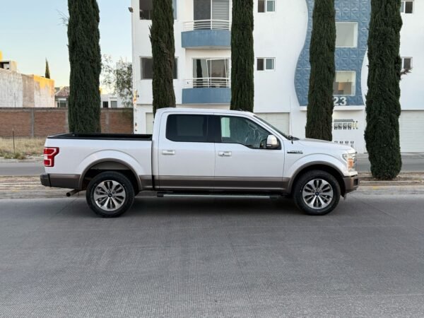 Ford Lobo Lariat 2018 - Imagen 9