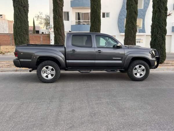 Toyota Tacoma 4x4 2015 - Imagen 2