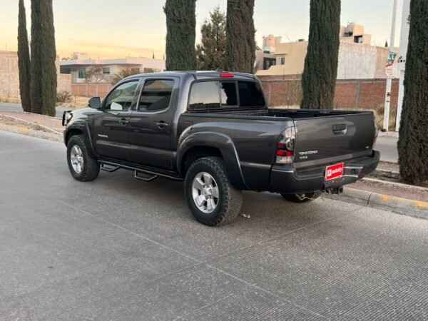 Toyota Tacoma 4x4 2015 - Imagen 6