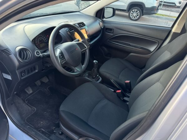 Dodge Attitude SE 2024 - Imagen 11