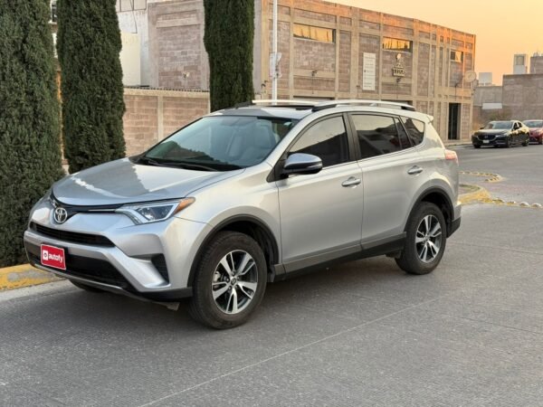 Toyota Rav4 XLE 2017 - Imagen 10
