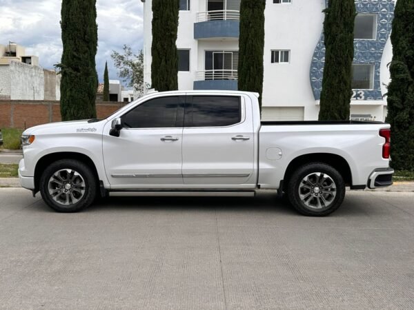 Chevrolet Cheyenne High Country 4x4 2024 - Imagen 8