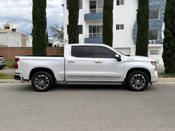 Chevrolet Cheyenne High Country 4x4 2024 - Imagen 10